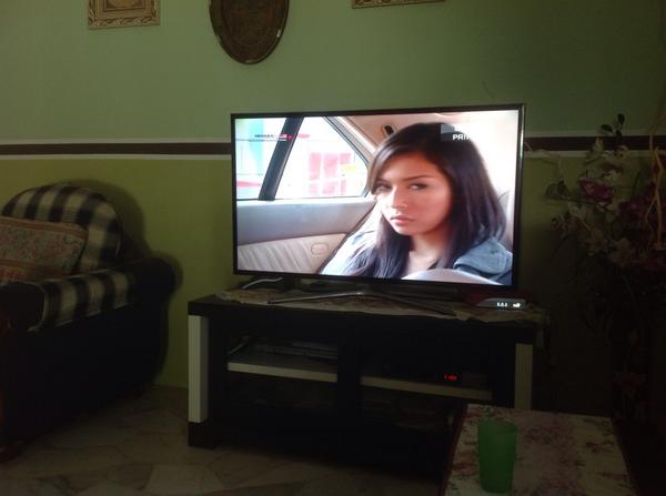HusninaIsmail94's tweet photo. Now watching #DriverMd lakonan sis @faralynaidris at astro prima 😇 http://t.co/kmsT5gYsdm