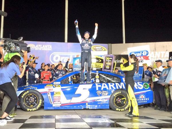 ChicagolndSpdwy's tweet image. RT to congratulate @kaseykahne on his win in Atlanta as he locks himself into the Chase for the @NASCAR Sprint Cup!