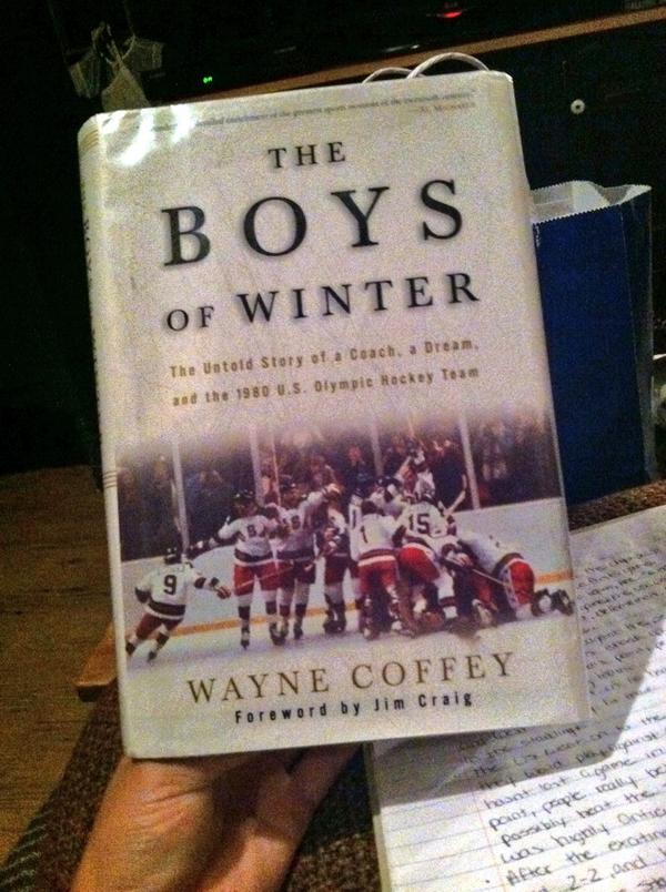 Kznecks22's tweet image. What my night consists of #summerassignment #atleastitshockey