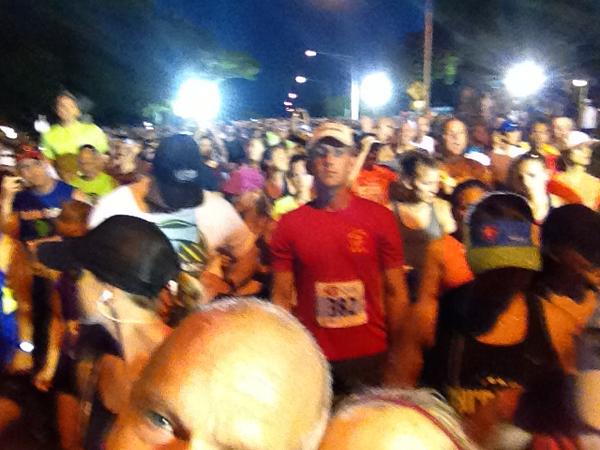 BartYasso's tweet photo. Selfie at the start of the @KauaiMarathon #tkm2014 awesome day in Kauai. http://t.co/jKiZyXsNSJ