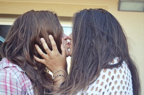 2099cata's tweet photo. yo lesbiana http://t.co/a0ODDXQLGv