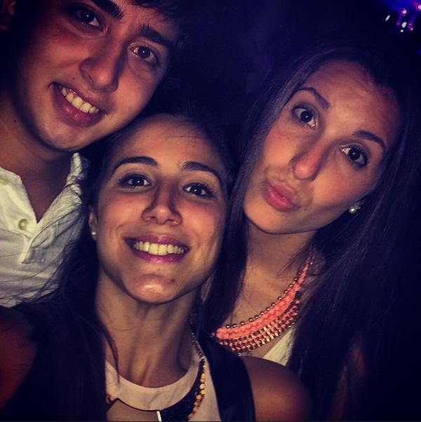 SusanaGuggiari's tweet image. Mi oración de la noche va para udes dos! Les amo y van a salir de esta ídolos 💪💕🙏  @LuisFlorentinA @valevinader ❤️