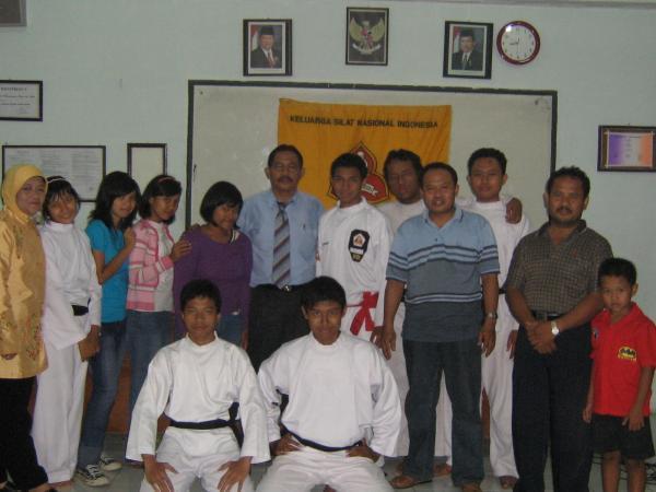 pdkagama's tweet photo. ini foto sarasehan dan latihan sabtu-minggu angkatan pertama. @SMAKES2SMG @KagamaOsis #JelangHUT http://t.co/EcQqQGfGHb