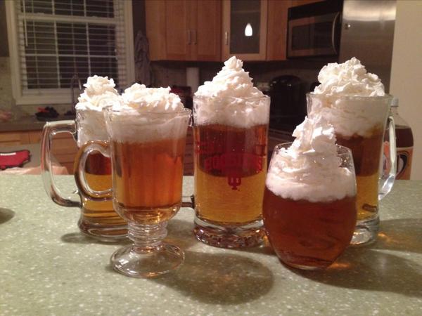 ID101924's tweet photo. Butter beers :D with @DrewMacLordie @Stephanie_Groth @dfailinger and Brian http://t.co/SyFNBB7y58