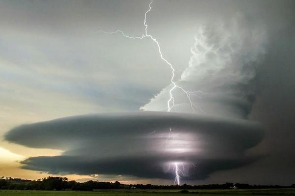 vrzone's tweet photo. Thunderstorm in Nebraska http://t.co/ZerD8WT5EP