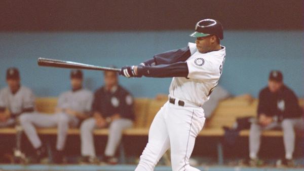 Cut4's tweet photo. Followers to RETWEET can win a Ken Griffey Jr. bat. #MLBFC http://t.co/aywVsdCJpM