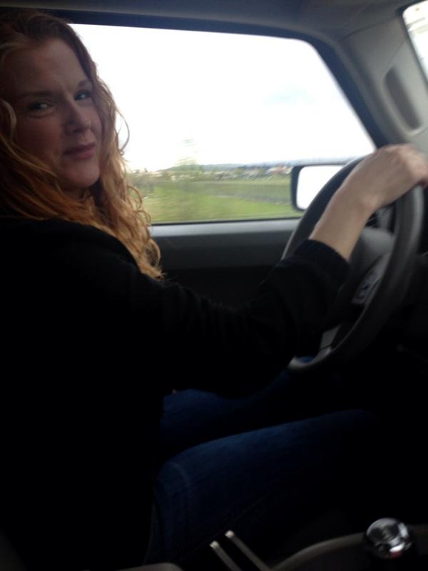 SkylarSimrin's tweet photo. happy birthday to my hot mom #guesshowold http://t.co/nK4BkZ738U