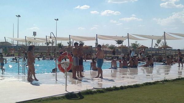 AytoVvaCordoba's tweet photo. Más de 600 personas ayer en la piscina de Villanueva de Córdoba. Gracias a tod@s por este éxito. @AytoVvaCordoba http://t.co/I0cvS2PTCX