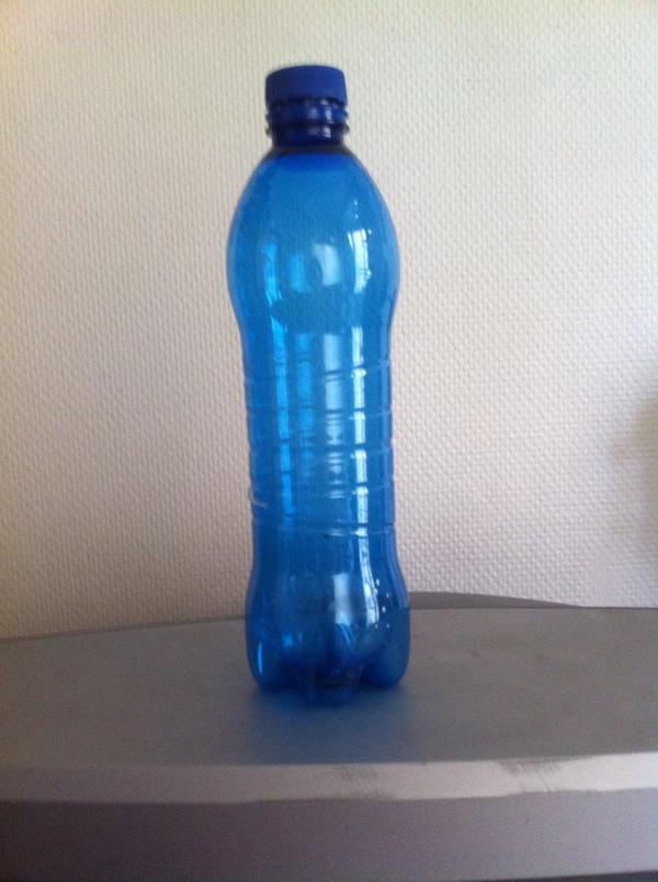 Les salauds ! Ils ont aussi volé mes photos de bouteilles de Rozana nues !