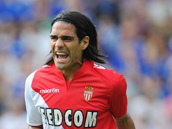 GoalNews's tweet photo. IT IS ON! Falcao IS set to clinch a one-year loan move to Manchester United http://t.co/zJy1nm2R6X #MUFC http://t.co/jnteRgvRwO