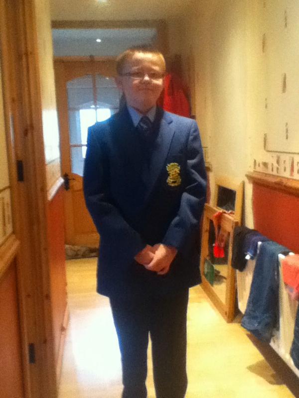 EEimhear's tweet photo. My big bro going to school congrats http://t.co/bg6wT9PRmw