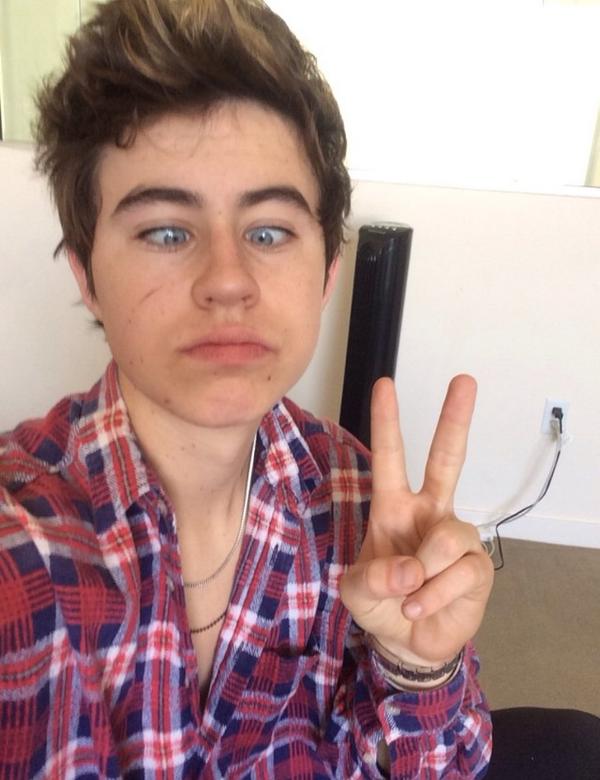NashGNews's tweet photo. Nash posted this (via mobli) http://t.co/z40mFQVJ9V
