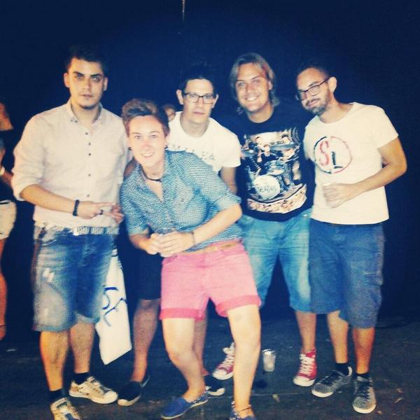SLocoss's tweet photo. GRACIAS a todos por acompañarnos anoche como cada año,por vuestros aplausos y ayudarnos cantando nuestras canciones!! http://t.co/t7sG6bDVAD