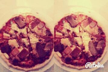 Queenaiyn's tweet photo. our own gawa. :) #hawaianpizza. http://t.co/XbVvxWKTnD