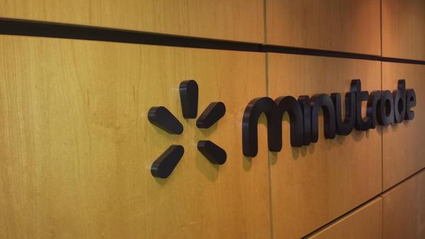 HugoIuri's tweet photo. @MinuTrade #NovaMinutrade A nova sede ficou d++ http://t.co/bUXIrXxFrK