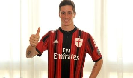 voetbalzonenl's tweet photo. Hé, wie hebben we daar? Fernando Torres in het tenue van AC Milan. http://t.co/XY3JOmzbhg