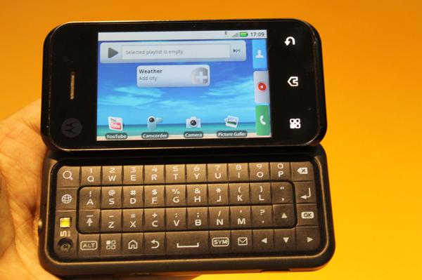 SendGroupSMS's tweet photo. You can also send Bulk SMS using DRPU Bulk SMS Software via your as OLD phones as #Motorola #moto #android ..tested! http://t.co/YqCDWGIjw4