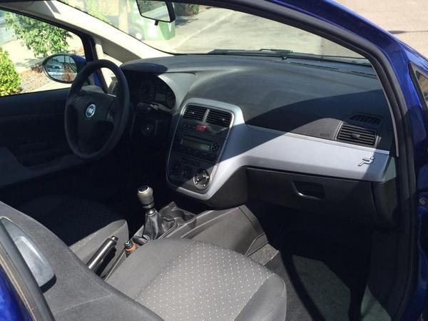 Liderauto1's tweet photo. Fiat punto, azul 3ptas año- marzo de 2007 http://t.co/sZa2Chiii5