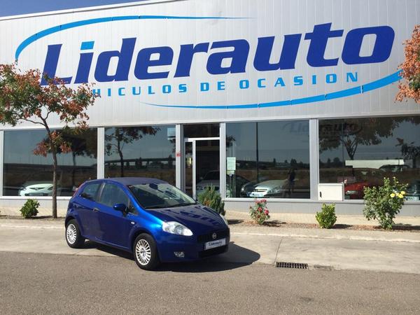 Liderauto1's tweet photo. Fiat punto, azul 3ptas año- marzo de 2007 http://t.co/sZa2Chiii5