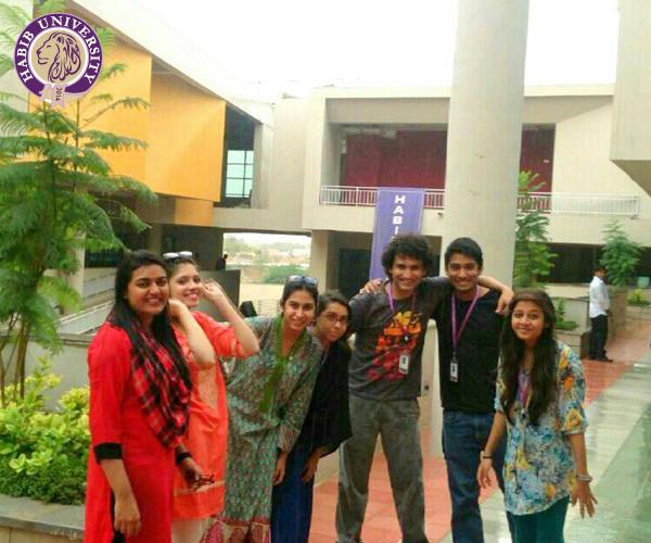 HabibUniversity's tweet photo. #HUClassof2018 #HUStudentLife #HUSpaces http://t.co/eRUClH9tH8