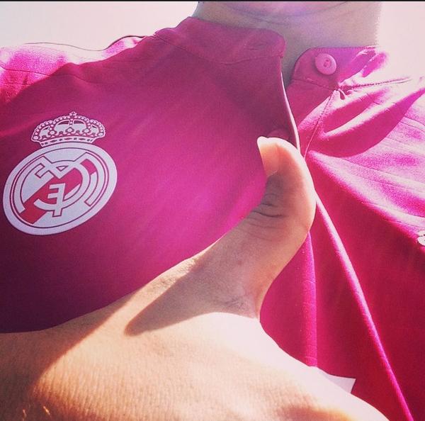 madridismo1988's tweet photo. Buenos dias a todos, ser del Real Madrid es tras una derrota sacar hoy la camiseta y ponersela con orgullo. http://t.co/U1JTZVhHS2
