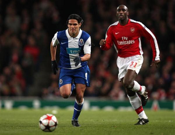 Squawka's tweet photo. If Radamel Falcao moves to Man United it'll be his 5th consecutive season without Champions League football. #MUFC http://t.co/CMXxi6ta4M