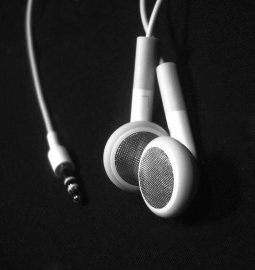 somosbellos's tweet photo. MUSICA [ON].
MUNDO [OFF]. http://t.co/MMOoXYHfvI
