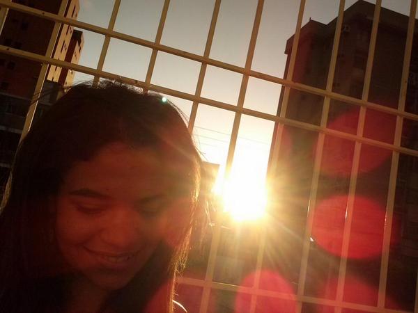 frankisstein's tweet photo. "Me pongo el sol al hombro, y el mundo es amarillo" http://t.co/CuSVMoQcSX