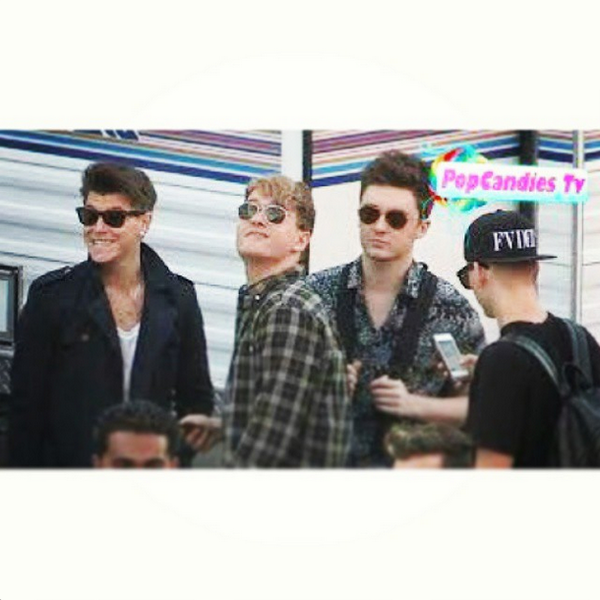 RixtonGoias's tweet image. Jake muito Hollywoodeiro nessa foto, que isso!