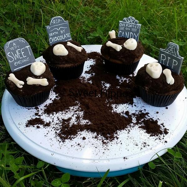 Anyone else ready for Halloween?! #halloween #baking #cupcakes #chocolate #love #outside #nomnomnom #yummy #food