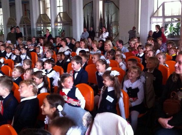 dmtsats's tweet photo. 1 сентября в театре прошел "Праздник посвящения в первоклассники". Поздравляем первоклашек и желаем им успехов! http://t.co/NGDijBZ5Sz