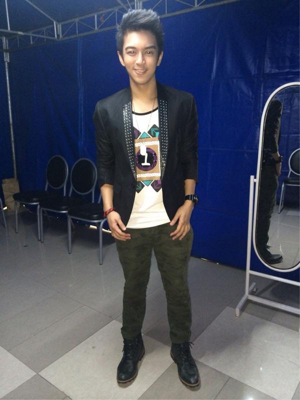BryanOlano's tweet photo. Hinihintay ko lang yung Favorite at Retweet mo . 😂😍😘 http://t.co/aPIxTS2ob9