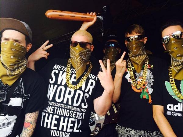 HaiMagazine's tweet photo. Band Hardcore Asal Inggris Ini 'Ngajak Ribut' Semua Band Metalcore Lewat Surat Terbuka! http://t.co/qnWyAyuy0w http://t.co/2asxl4TyXA