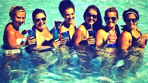 niccmillard's tweet photo. Thankyou Vegas fab time in every way. We will be back @VdaraLV @DraisLV @Cheesecake @WetRepublic http://t.co/UrWLBQD568