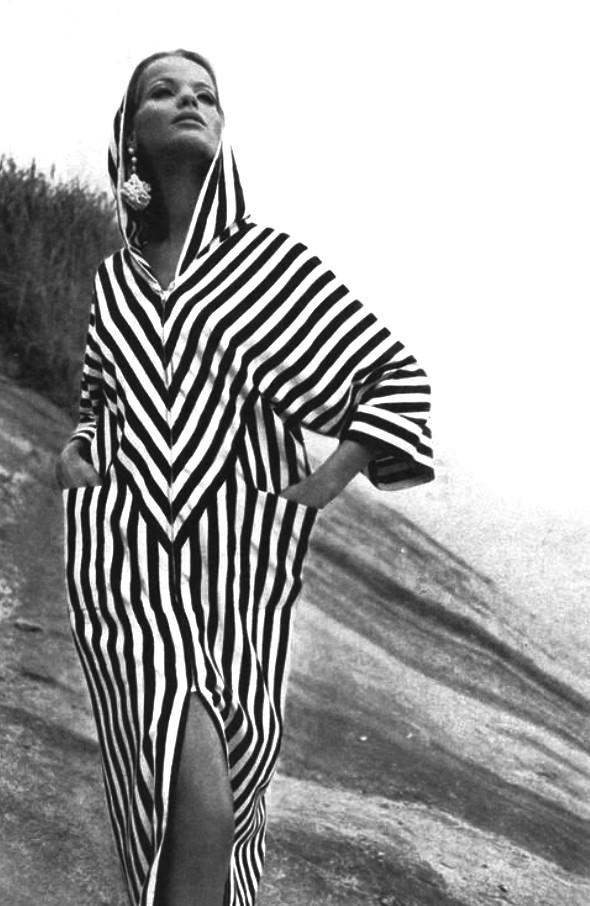 ModaNostalji's tweet photo. Black and white, Veruschka 1969 http://t.co/SHGhoaqks2