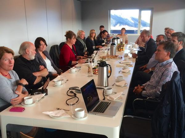 <a href="/Finnfjord/">Finnfjord</a> &amp; <a href="/UiTromso/">UiT | University of Tromsø</a> starter et pilotprosjekt som søker å redusere Finnfjords CO2 utslipp med ca. 20% vha. alger!!