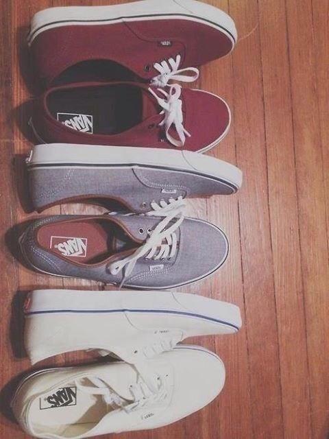 PostbadEVR's tweet photo. Les vans INDÉMODABLES ! #PostBadShoes http://t.co/xC9TWE1QMY