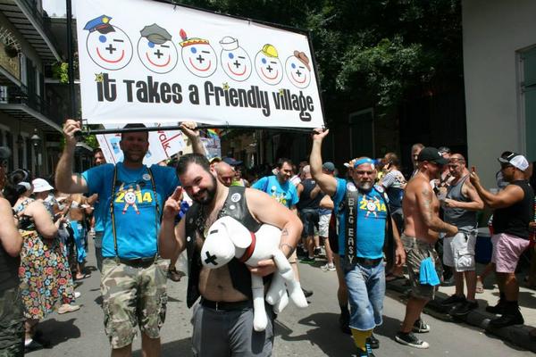friendlyNOLA's tweet photo. Great #SD2014 #SDXL parade shot. Thx, @HubertMonkey! With @MisterFriendly &amp; @noaids http://t.co/q3vkn1KzDL