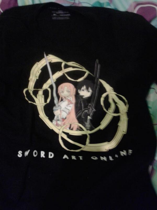 MALDoesMinecraf's tweet photo. My cousin @tehepik1 just got me a SAO shirt I LOVE SAO!!!!!!!!! http://t.co/Kmtqt050NE