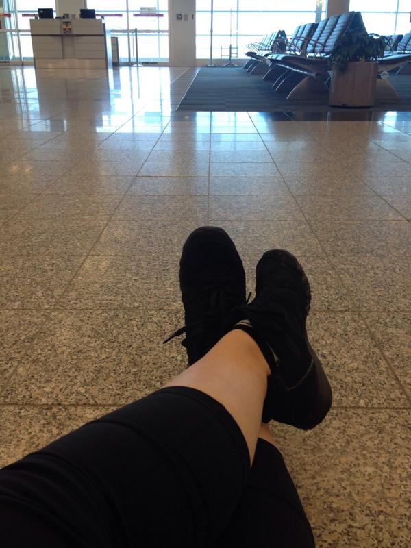 anonbitch_'s tweet image. Always having to sit on the floor in the airport because #technologyprobs #twitteraddict