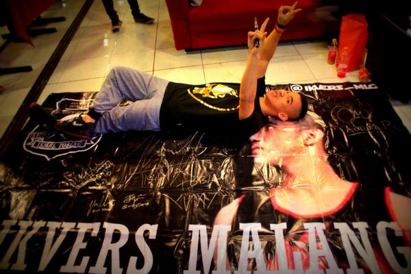 Banner kita sampe bisa buat bobo abang hahaha @ikmaltobing