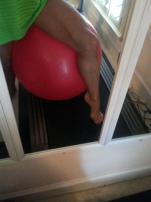 #SexyLEGS workout. .. Then off to fill up on protein! Getting ready to head to Boston!! http://t.co/<a href="/tag/sexylegs"class="tags">#SexyLEGS</a>