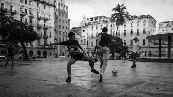 MotivacionesF's tweet photo. Fútbol + Amigos = FELICIDAD. http://t.co/xHG48VhjVq