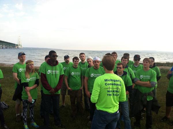 AutismAlliance's tweet photo. @briancalley talking to #LakeStateUniv students about #autism #navigatingautismtoday #mackinacbridgewalk http://t.co/xYLqWSw9HU