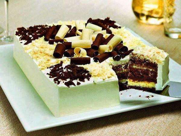 culinaria10's tweet photo. Bolo Mousse de Chocolate Preto e Branco - Receita no Site ► http://t.co/cflt2w8y33 http://t.co/bANfQJNsEc