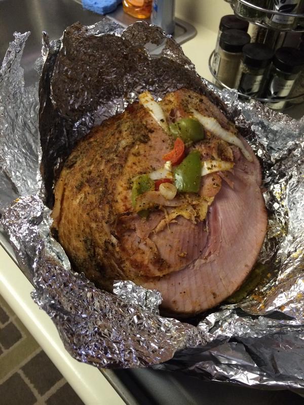 Michelllle24's tweet photo. Made food for daddy and @mindyvasquez1 #roastedham http://t.co/cYMY8SuLTd