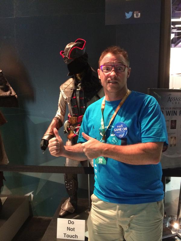 Rockster_Old's tweet photo. #PAXSTRO I wouldn’t want to be walking quietly down an alley with this #MasterAssassin near me! http://t.co/DIGaat2nut