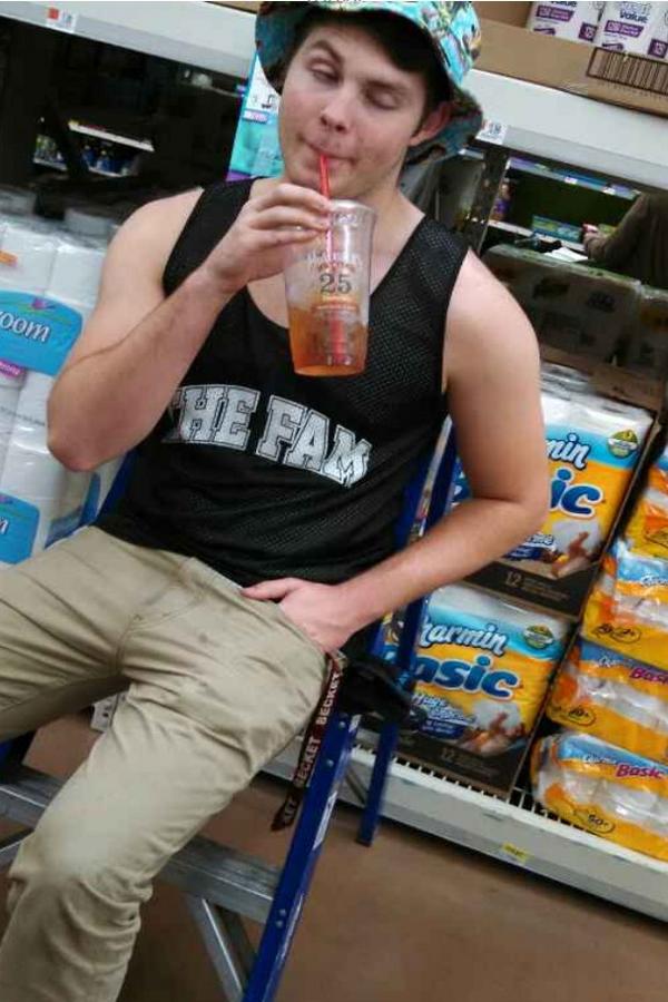 peytonjuliet's tweet photo. #EmbarrassAFriend @AR_Kessinger π http://t.co/DDaIeyf82V