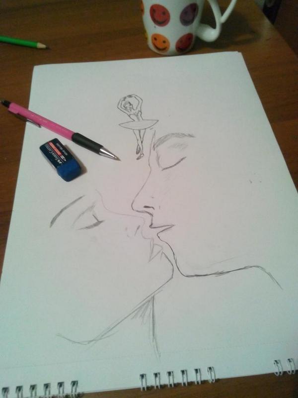 Tamam yeteneksiziz de opuseyazan çift de mi cizmeyelim.