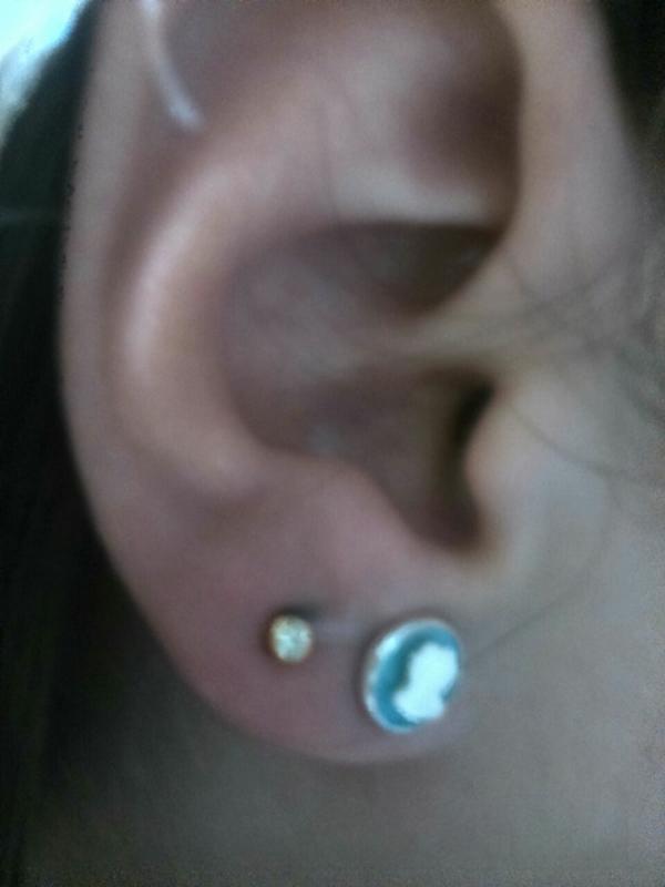 Martyca2001's tweet photo. Aiisn mi nuevo pendiente:) http://t.co/5gPMm7Xvmx